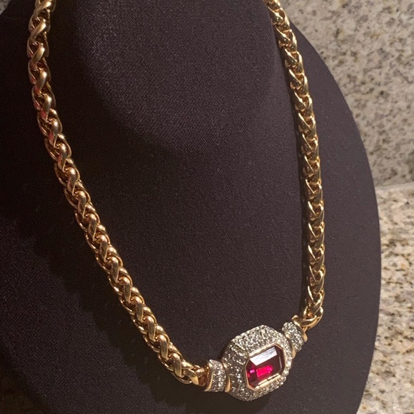 ♥️SWAROVSKI CHAIN NECKLACE GARNET CRYSTAL PENDANT✨ - Picture 3 of 15